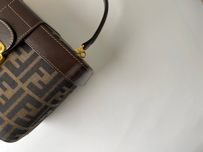 Fendi老花盒子包6