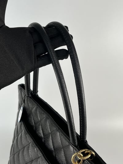 Chanel希爾頓金幣包9