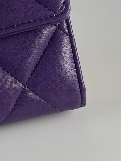 Chanel魔幻紫19短夾8