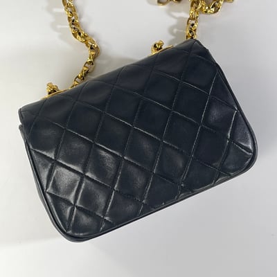 Chanel 雕花鍊元寶包3