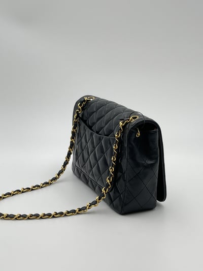 Chanel大logo黑金口蓋包3