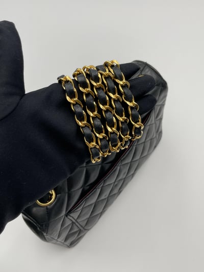 Chanel大logo黑金口蓋包9