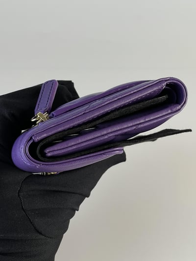 Chanel魔幻紫19短夾9