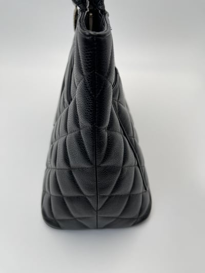 Chanel希爾頓銀幣包12