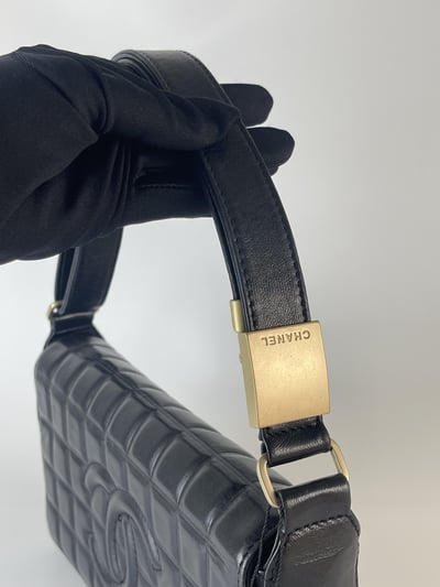 Chanel冰格腋下包8