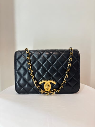 Ba1182 Chanel大Logo掀蓋包1