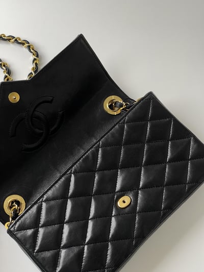 Chanel 萊茵石信封包13