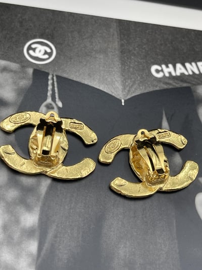 Chanel毛呢編織耳夾2