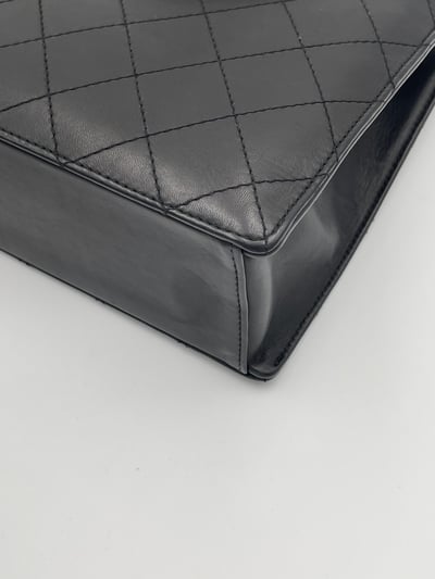 Chanel外縫線銅釦手提包7