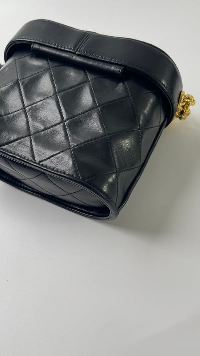 Chanel 雕花鍊長流蘇盒子包8