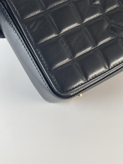 Chanel冰格腋下包4