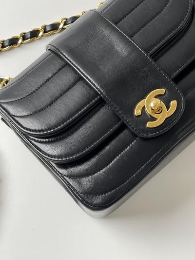 Chanel 橫紋掀蓋小方胖7