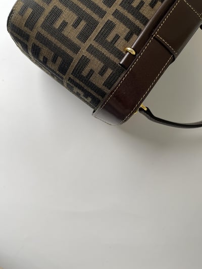 Fendi老花盒子包8