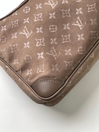 LV 奶咖緞面暗紋hobo8