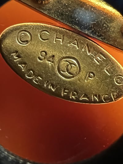 Chanel玳瑁四葉草胸針3