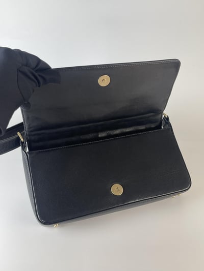 Chanel冰格腋下包10