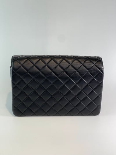 Chanel圓Logo掀蓋離條包3