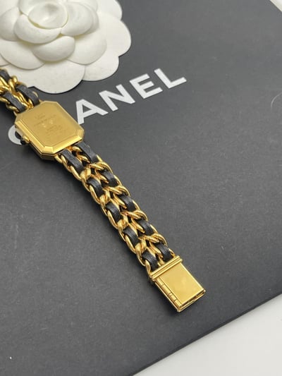 Chanel黑金首映錶M7