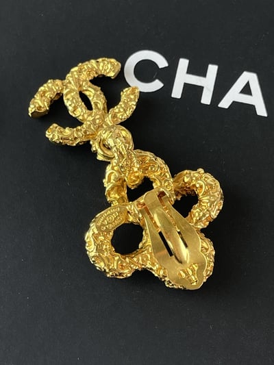 Chanel幸運草垂墜熔岩耳夾5