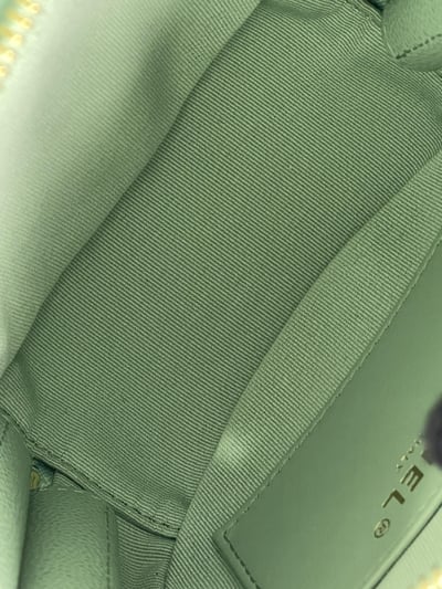 Chanel 淺綠手提圓餅包12