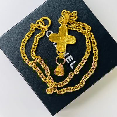 Chanel 葡萄藤十字鈴鐺長鍊2