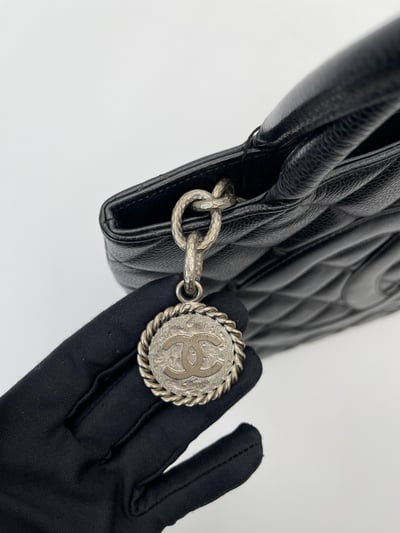 Chanel希爾頓銀幣包2