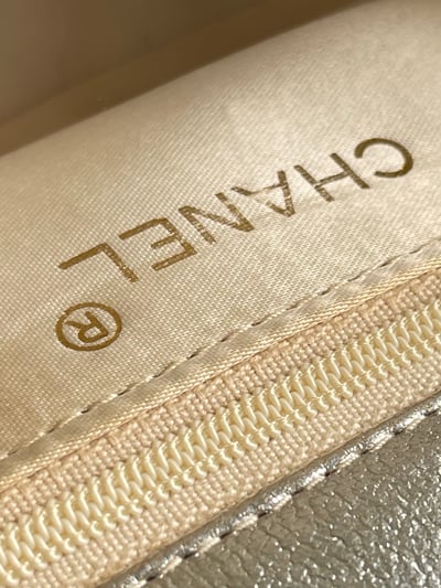 Chanel鑽釦信封包14