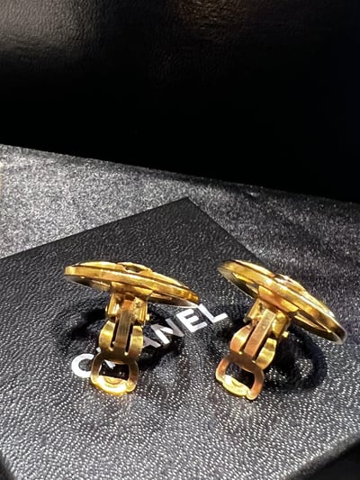 Chanel星星輪盤耳夾2