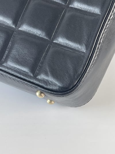 Chanel冰格腋下包6