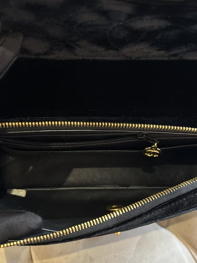 Chanel天鵝絨CF後背包18