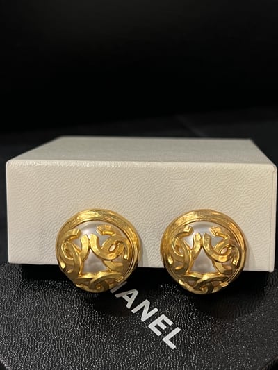 Chanel3C珍珠耳夾1