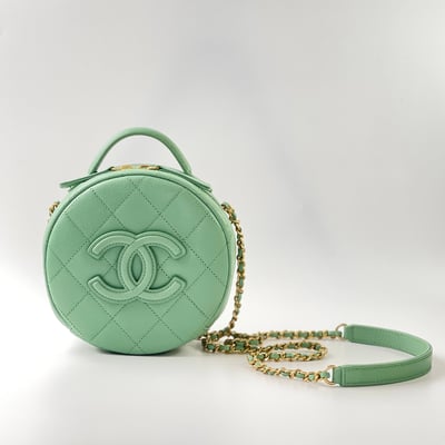 Chanel 淺綠手提圓餅包1