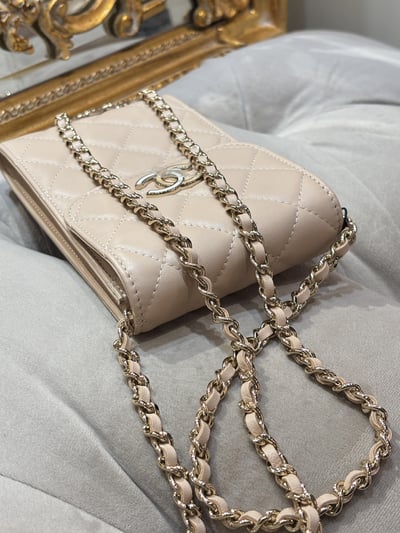 Chanel奶茶拼色Logo手機包12