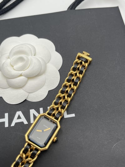 Chanel黑金首映錶M5