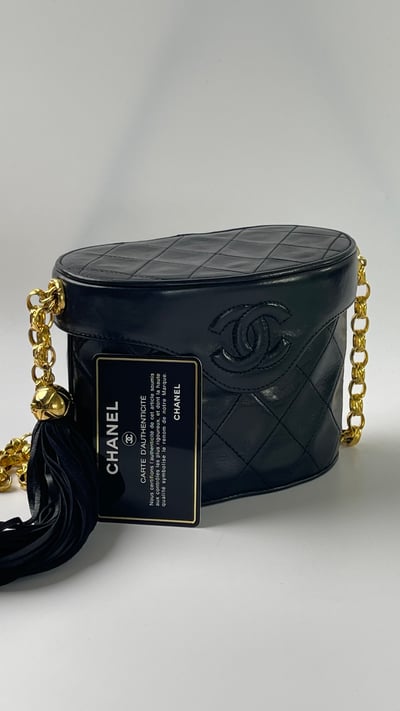 Chanel 雕花鍊長流蘇盒子包14