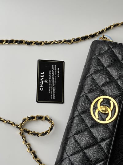 Chanel 荔皮圓logo側背包13