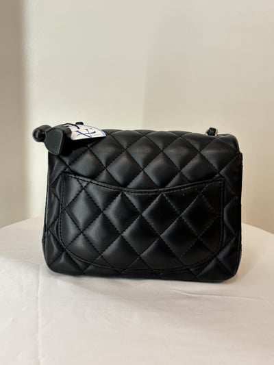 Ba1344 Chanel黑銀方胖2