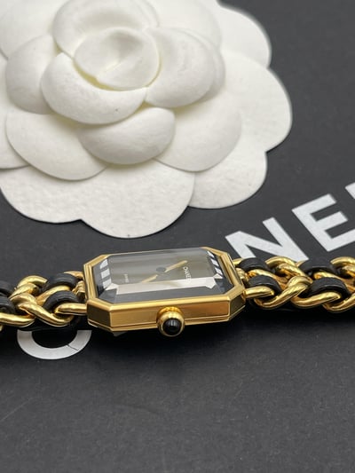 Chanel黑金首映錶M9