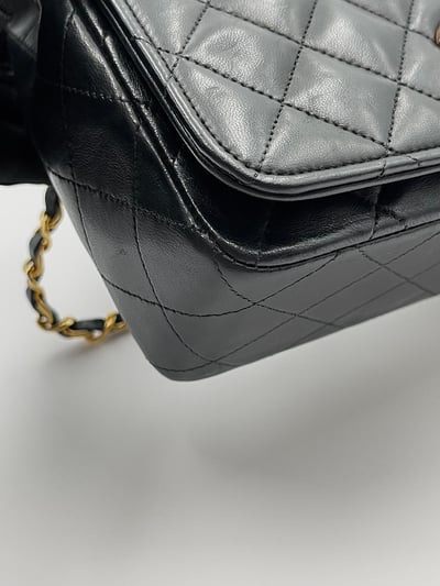 Chanel大logo黑金口蓋包5