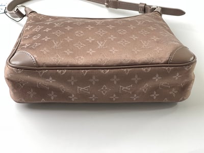 LV 奶咖緞面暗紋hobo5