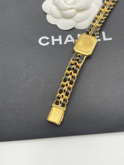 Chanel黑金首映錶M8