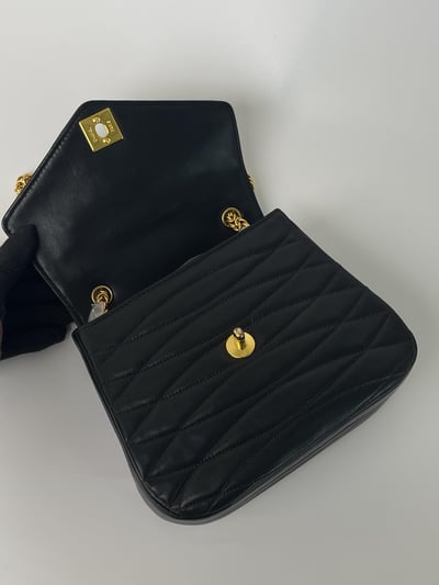 Chanel 魚鱗紋粗鍊信封包10