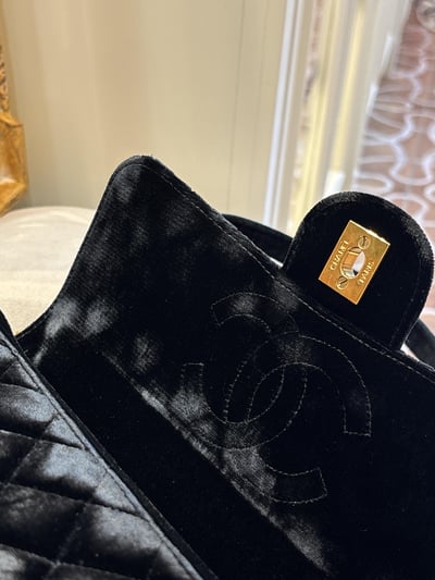 Chanel天鵝絨CF後背包22