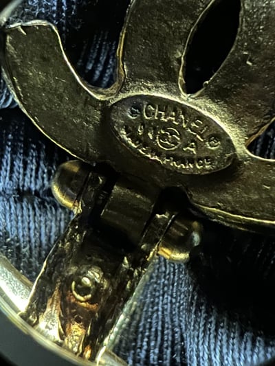 Chanel雙C紅琉璃垂墜雕花鏈6