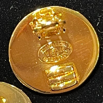 Chanel 實心圓書包釦耳夾3