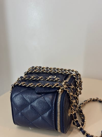 Chanel藏藍盒子包8
