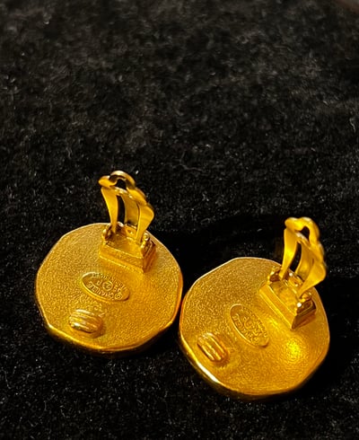 Chanel黑金封蠟耳夾2