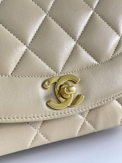 Chanel奶茶色黛妃228