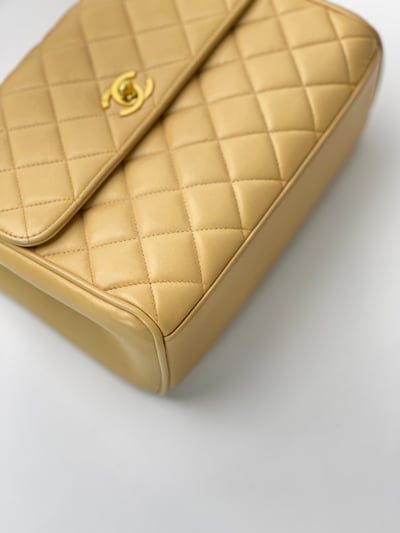 Chanel奶茶色Handle包7