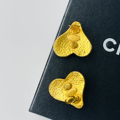 Chanel 紅琉璃愛心耳夾3